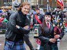 Tradiní skotské odvy na newyorské pouliní slavnosti Tartan Day Parade 2016