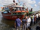Po ztroskotání lodi u egyptského pobeí bylo z moe vytaeno 115 tl migrant...