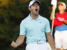 Severoirský golfista Rory McIlroy se raduje z triumfu na turnaji v Atlant.