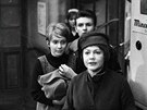 Daniela Koláová a Blanka Waleská ve filmu Konec velké epochy (1965)