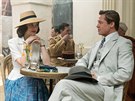 Marion Cotillardová a Brad Pitt ve filmu Spojenci (2016)