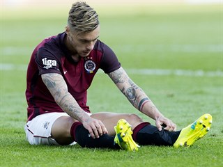 ZKLAMÁNÍ. Václav Kadlec ze Sparty po prohraném derby