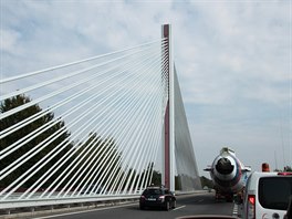 U Podbrad si tko vyzkouelo i dálnici a dálniní most.
