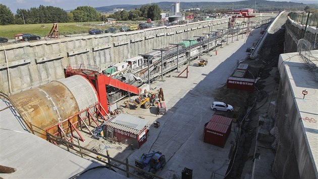 U Kyic zaali stavbai razit severn tubus nejdelho elezninho tunelu v esku. (27. z 2016)