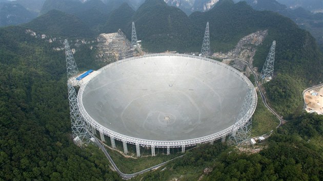 Nejvt teleskop na svt m nov na. Postavila jej v provincii Kuej-ou.