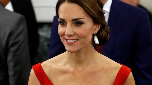 Vvodkyn z Cambridge Kate (Victoria, 26. z 2016)