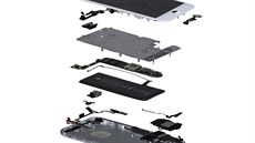 Jednotlivé komponenty, ze kterých je vyroben iPhone 7.