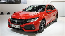 Honda Civic desáté generace pi premiée na autosalonu v Paíi