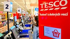 Čtečky Scan&Shop spustila společnost Tesco v prodejně ve slovenské Trnavě.