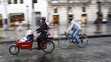 Paíský den bez aut ocenili pedevím cyklisté. (25. záí 2016)