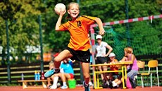 D�v�ata z Kobylis házenou berou opravdu vá�n�.