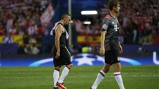 Frank Ribéry (vlevo) a Thomas Müller z Bayernu Mnichov po porážce v Lize mistrů...