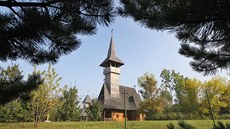 Pravoslavný dřevěný kostelík v Mostě pět let po výstavbě.