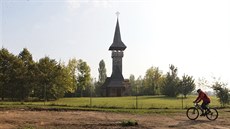 Pravoslavný devný kostelík v Most pt let po výstavb.