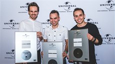 Luká� Bundil (vlevo), Petr Lexa (vpravo) a Dalibor Cidlinský z kapely Slza s...