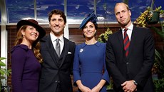 Kanadský premiér Justin Trudeau s manelkou Sophií Gregoire a britský princ...