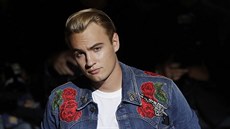 Brandon Thomas Lee na přehlídce Dolce & Gabbana (Miláno, 25. září 2016)