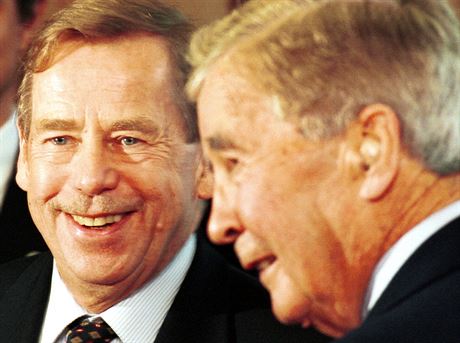 Prezident Václav Havel se v dubnu roku 2001 setkal v Pardubicích s anglickým...