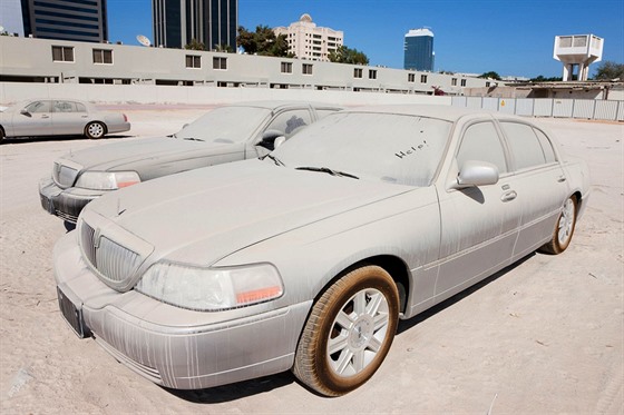 Auta ve Spojených arabských emirátech bývají pinavá nejastji po písených...