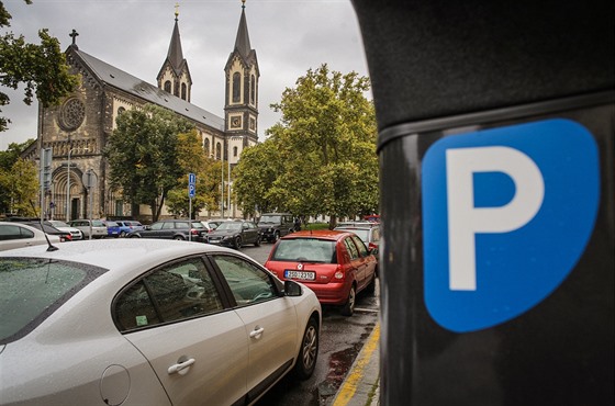 V Praze 8 platí modré zóny necelý týden (6.10.2016)