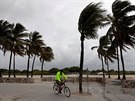 Hurikán Matthew míí do USA. Silný vítr dorazil na Miami Beach. (6.10.2016)