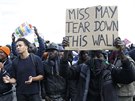 Francouzská policie rozehnala migranty a dalí demonstranty, kteí se navzdory...
