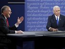 Kandidáti na viceprezidenta USA v televizní debat. Vlevo demokrat Tim Kaine,...