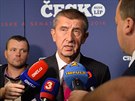 Pedseda hnutí ANO Andrej Babi odpovídá novinám ve volebním tábu strany na...