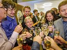 Oslavy výsledk� krajských voleb ve �tábu STAN v Praze. (8 �íjna 2016)
