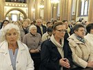 Poltí vící ve Varav oslavují zákaz potrat, který pijal parlament ve...