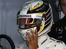 Lewis Hamilton po kvalifikaci na Velkou cenu Malajsie formule 1 v Sepangu.
