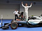 Nico Rosberg z Mercedesu se raduje z triumfu ve Velké cen Japonska formule 1.