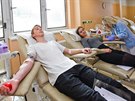 Studenti hradeck�ho Gymn�zia Bo�eny N�mcov� byli poprv� darovat krev...