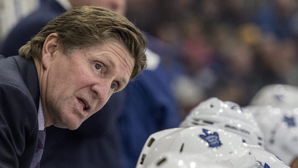 Mike Babcock �éfuje hokejist�m Toronta.