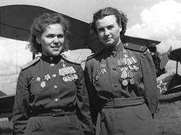 Navigátorka Rufina Gaševová a pilotka Natálie Meklinová