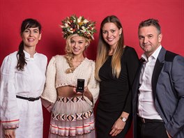 Návrhářka Marie Stará, Česká Miss Earth 2016 Kristýna Kubíčková, šéfka soutěže...