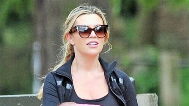 Abbey Clancy s druhou dcerou Liberty