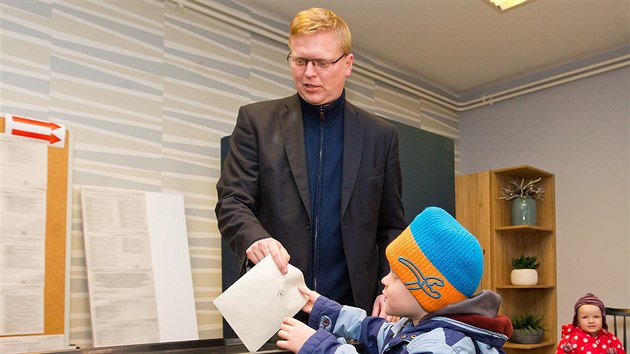 Vicepremiér Pavel Bělobrádek (KDU-ČSL) odvolil v Náchodě (7. října 2016).
