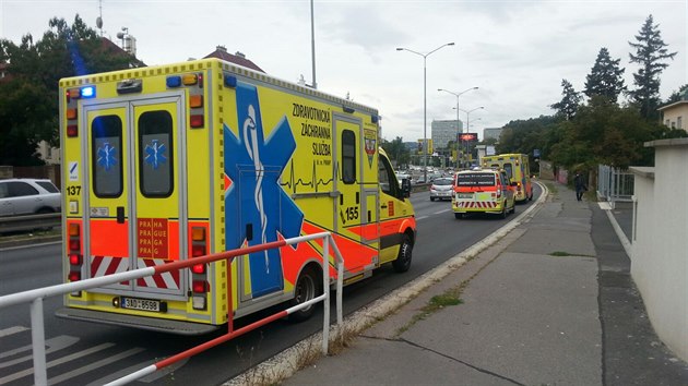 Sanitce se v Holeovikch pi pevozu pacienta uvolnilo kolo (5.10.2016).