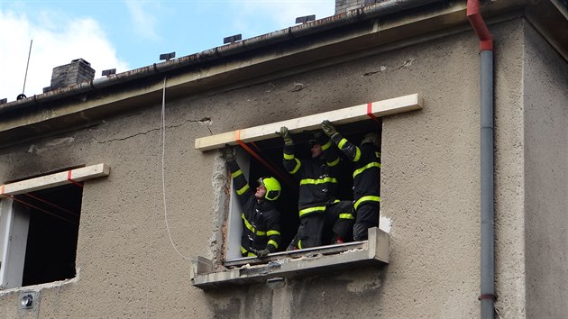 V dom v Havov zahynul po vbuchu mu, nsledkm vbuchu podlehla ped pr dny v nemocnici i jeho matka. 