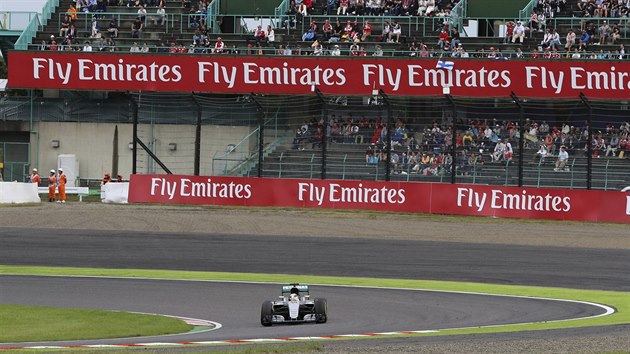 Lewis Hamilton z Mercedesu ve Velk cen Japonska F1