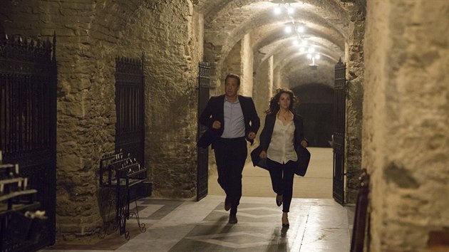 Tom Hanks a Felicity Jonesová v hlavních rolích filmu Inferno