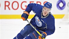 Hvzda Edmontonu Connor McDavid.