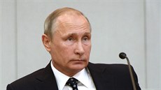 Putin promlouvá ped poslanci pi prvním zasedání nové Státní dumy (5. íjna...