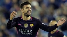 Gerard Piqué z Barcelony oslavuje gól proti Celt Vigo.