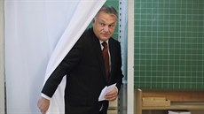 Odhlasováno má i premiér Viktor Orbán (2. íjna 2016)