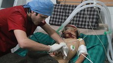 V Aleppu funguje u jen nkolik málo nemocnic. Mnohdy nezvládají nápor...