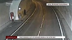 Policie pátrá po trojici, která utekla po nehod v brnnském pisáreckém tunelu
