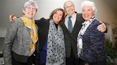 Na snímku zleva Hana Berger Moranová, autorka knihy Wendy Holdenová, Mark Olsky...