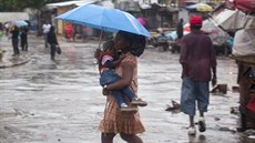 Hurikán Matthew zasáhl haitské hlavní msto Port-au-Prince (4. íjna 2016).